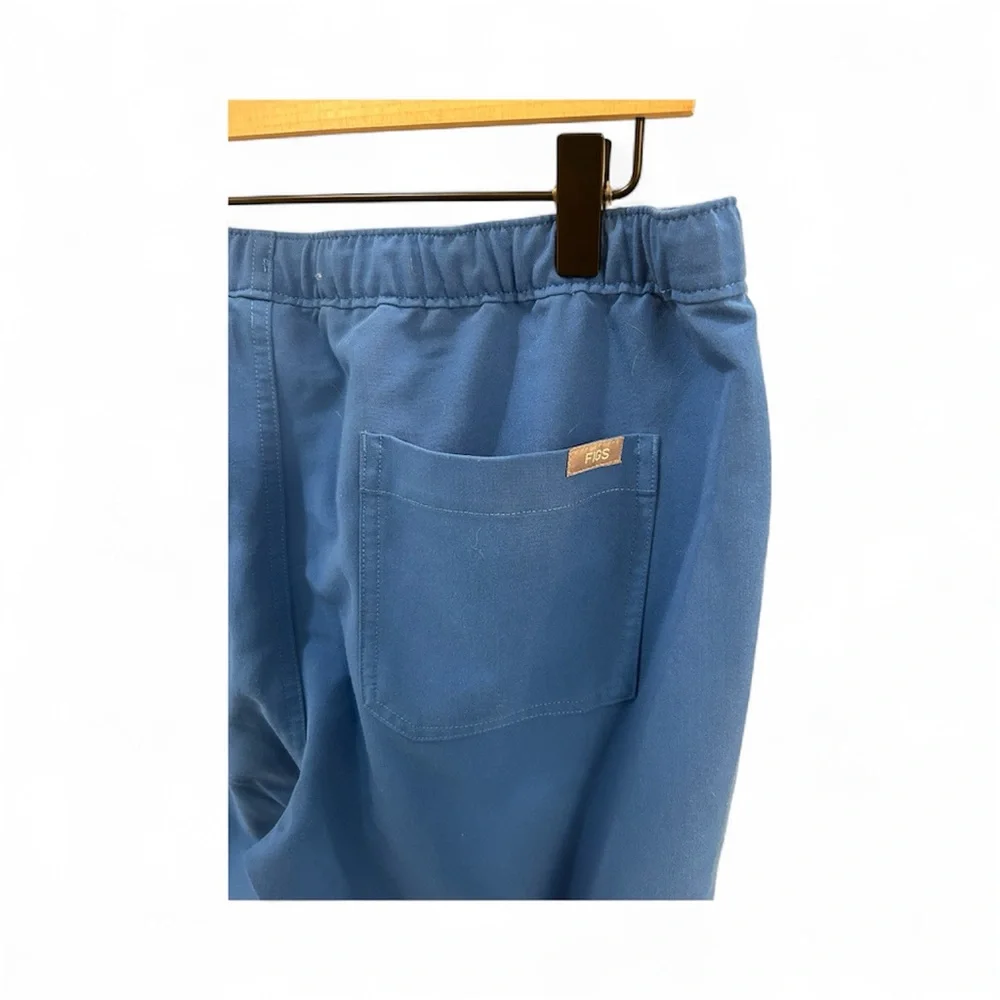 Men’s FIGS Technical Collection scrub pants - Medium